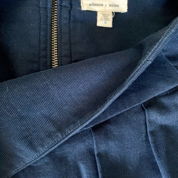 Silence + Noise size 4 navy skirt - Picture 2 of 3